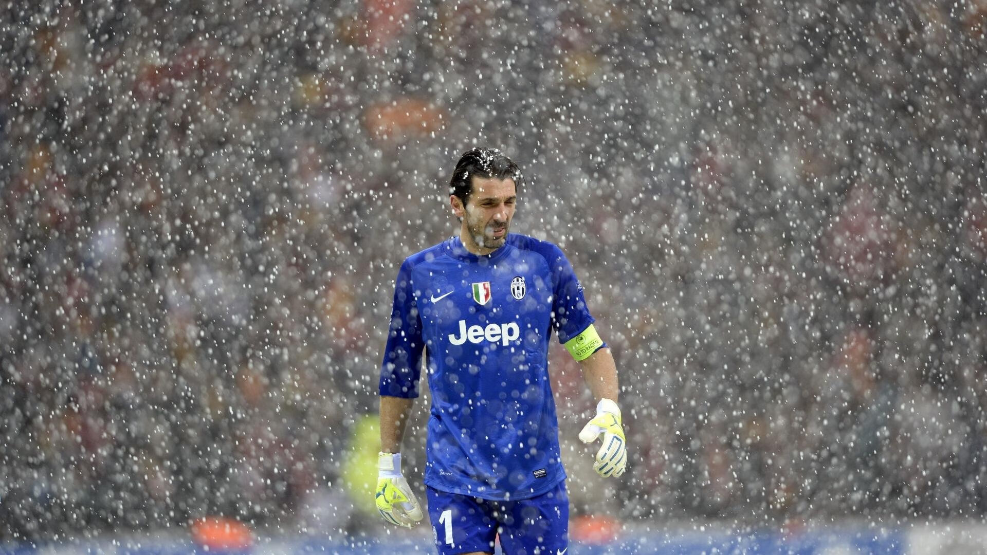 女性电竞新星崛起，打破偏见引领多样性发展，女性电竞第一人